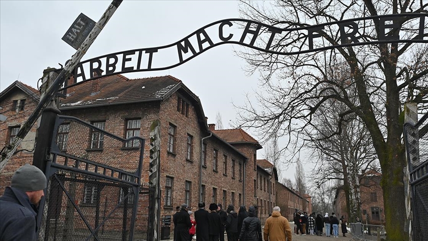 Holocaust survivors gather to remember victims of Auschwitz concentration camp