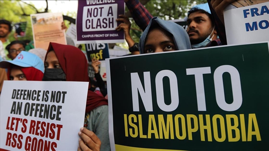 Filistinli düşünüre göre, Avrupa'daki artan İslamofobinin nedeni "Batılı gençlerin İslam'a ilgisi"