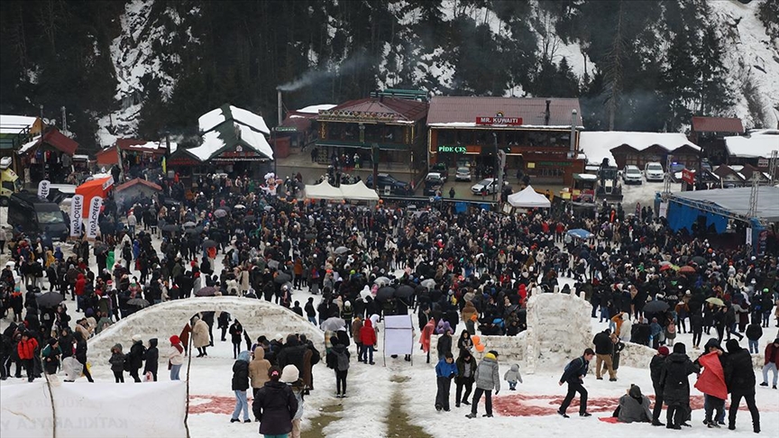 Rize'de "15. Ayder Kar Festivali" başladı