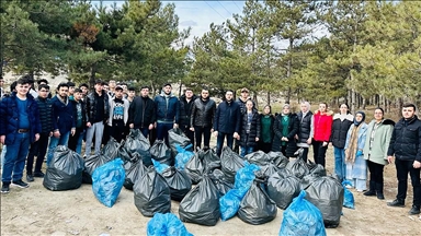 Emine Erdoğan doğasever gençleri tebrik etti