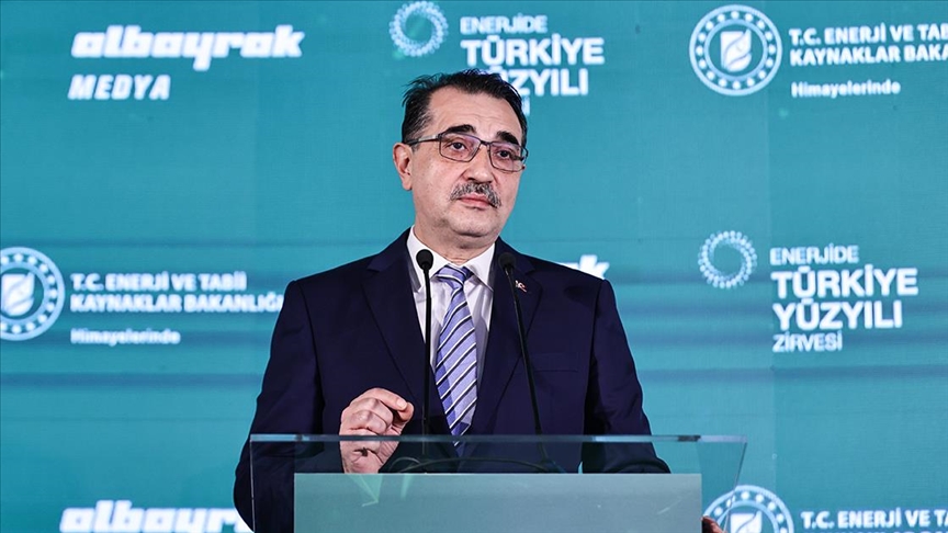 Bakan Dönmez: Türkiye, Umman'dan yıllık 1,4 milyar metreküp gaz alacak