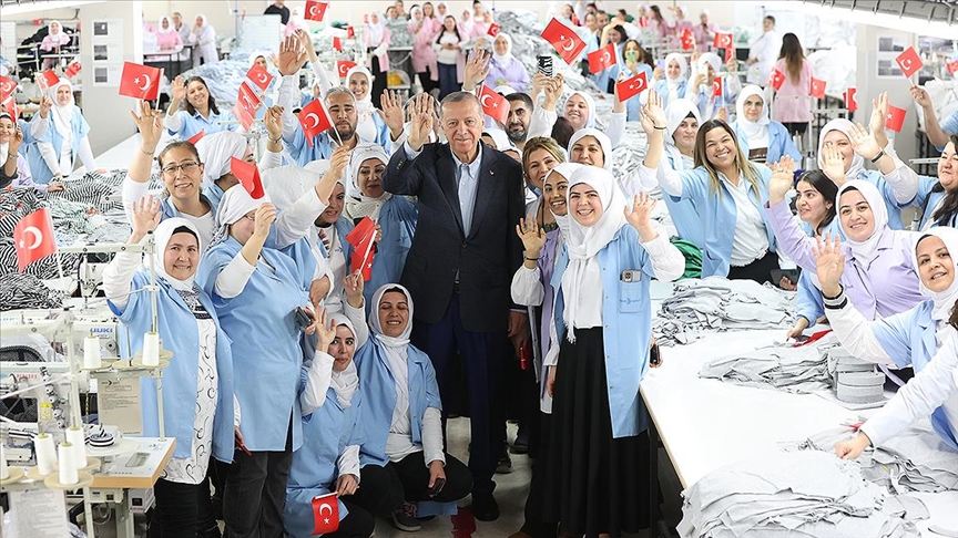 Cumhurbaşkanı Erdoğan: İş gücüne katılımda kadınlarımız, yüzde 36 ile Cumhuriyet tarihinin rekorunu kırdı