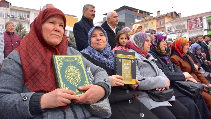 Жители Швеции считают недопустимым публичное сожжение Корана - опрос АА