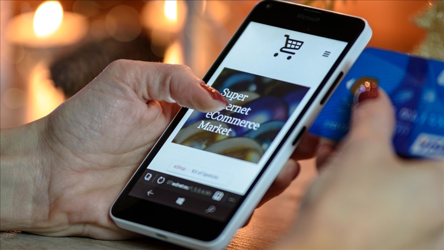 40% of online shopping websites in EU manipulate users: European Commission