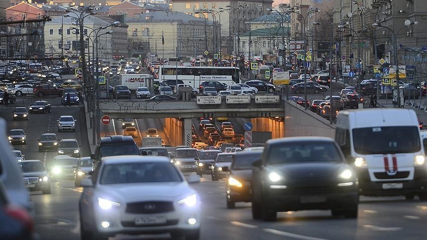 Производство легковых автомобилей в России за год упало втрое