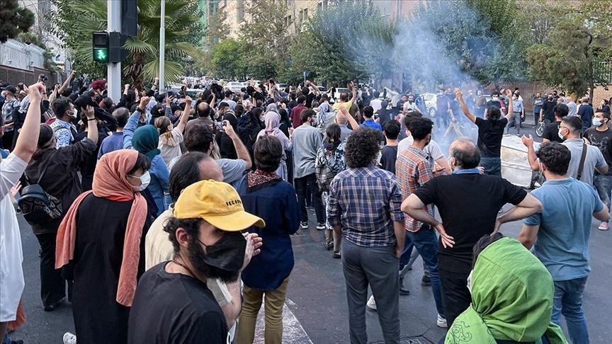 В ходе акций на западе Ирана пострадали 5 человек