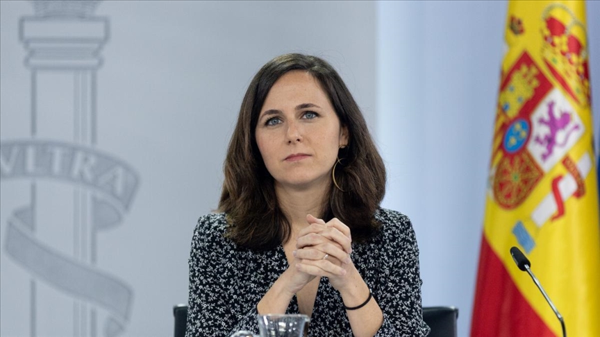 Spanish social rights minister calls big banks that make billions in profits 'impudent'