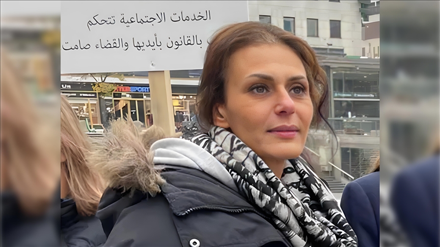 ناشطة مسلمة تفر من السويد إثر ملاحقة السلطات لأطفالها