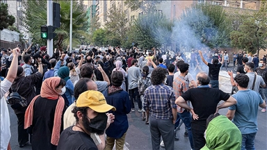 İran'da Mahsa Emini gösterileri sonrası bir kadın gazeteci daha tutuklandı