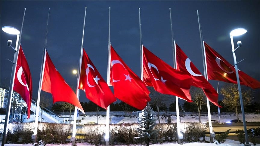 Во Туркије поради земјотресот прогласена седумдневна жалост