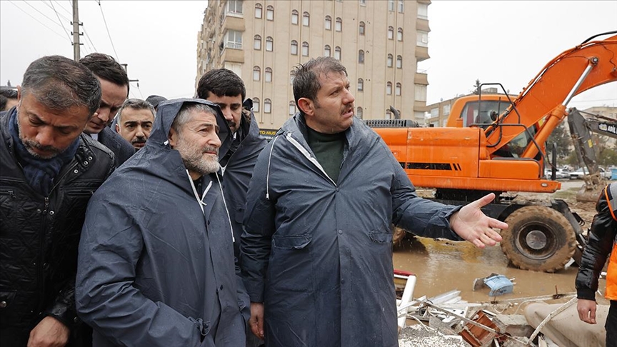Hazine ve Maliye Bakanı Nebati, Şanlıurfa'da deprem bölgesinde incelemelerde bulundu