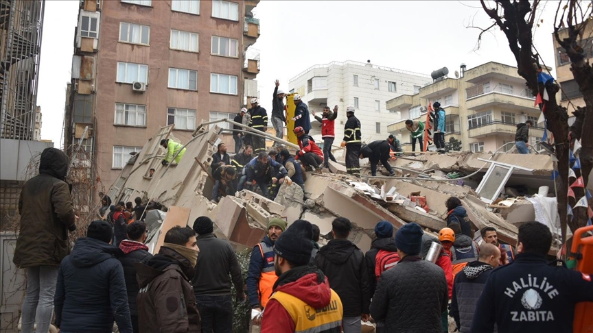 Rescue teams from Netherlands, Romania on way to Türkiye over powerful quake