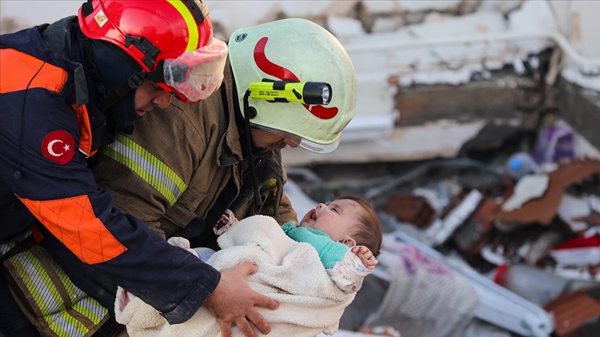 Majka i beba spašeni ispod ruševina 29 sati nakon zemljotresa u Turkiye