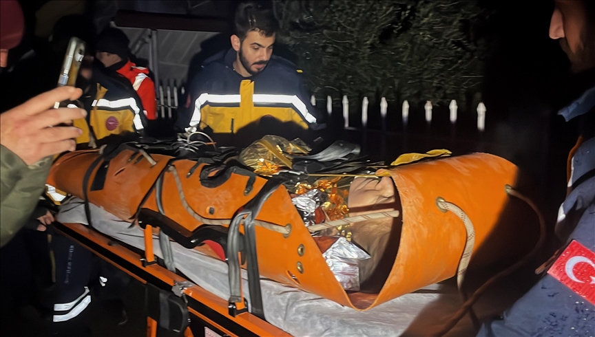 زلزال تركيا.. إنقاذ 6 أشخاص بينهم طفل من تحت الأنقاض
