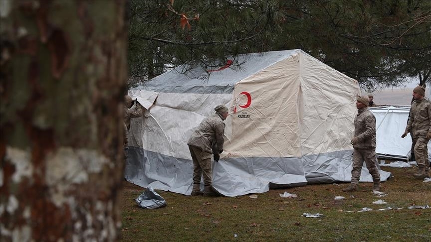  Turkish Red Crescent erecting tents for earthquake victims in southern Türkiye