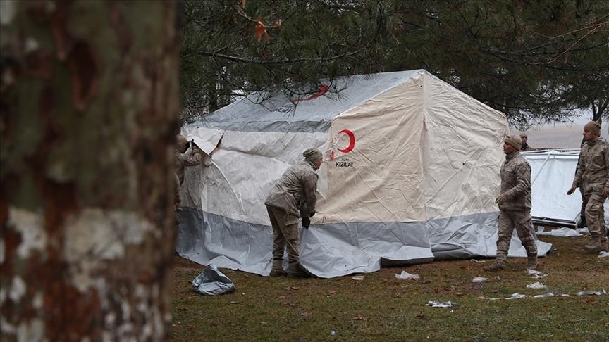 Turkish Red Crescent erecting tents for earthquake victims in southern Türkiye