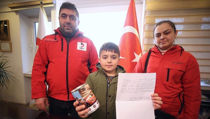 9-year-old boy donates pocket money to quake victims in Türkiye