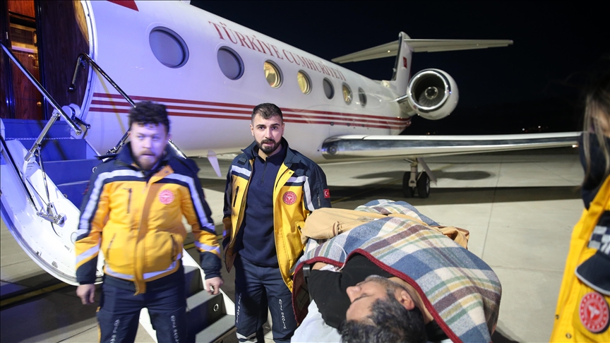 Cumhurbaşkanlığına ait uçakla Kahramanmaraş'tan sevk edilen yaralı vatandaşlar Ankara’ya getirildi