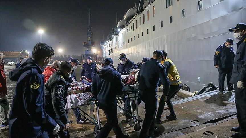 Судно ВМС Турции эвакуировало 98 раненых из зоны бедствия