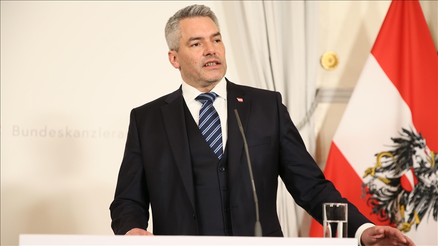 Austria threatens to block EU migration summit
