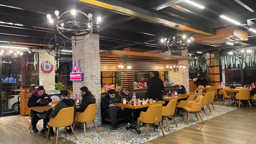 Restaurant owner opens doors to homeless quake victims in southern Türkiye