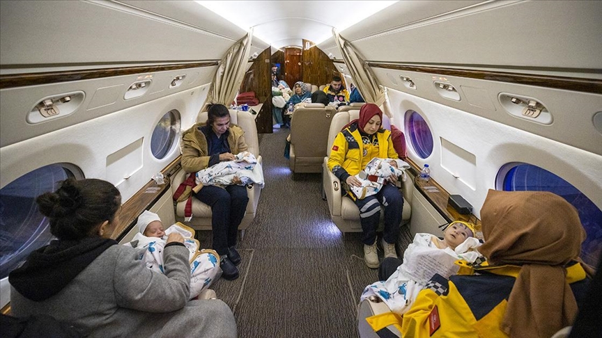 Ostale bez roditelja: Preživjele bebe prevezene u Ankaru predsjedničkim avionom