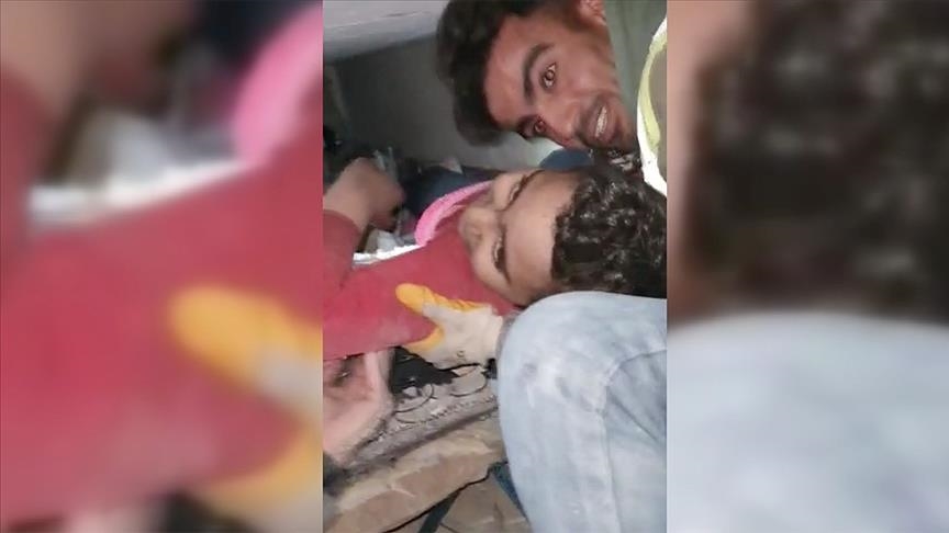 В Хатае спустя 46 часов после землетрясения спасли из-под завалов сестру и брата