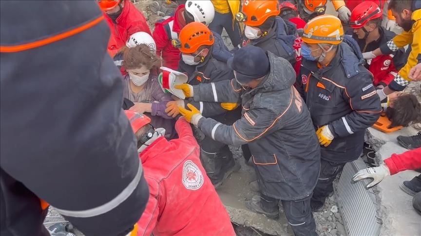 Trapped under rubble for 54 hours, 5 quake victims rescued in southeastern Türkiye