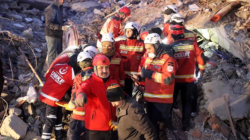 Séismes/Türkiye: 4 enfants d’une même famille sauvés après 64 heures