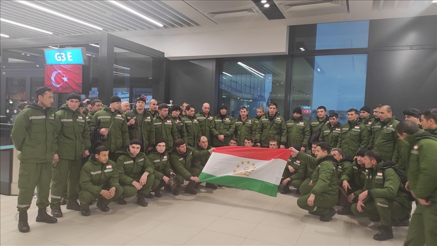 В Турцию прибыли 50 спасателей из Таджикистана