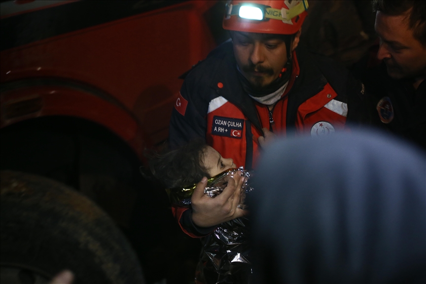 Turkiye: Dvogodišnja Fatma spašena ispod ruševine 88 sati nakon zemljotresa