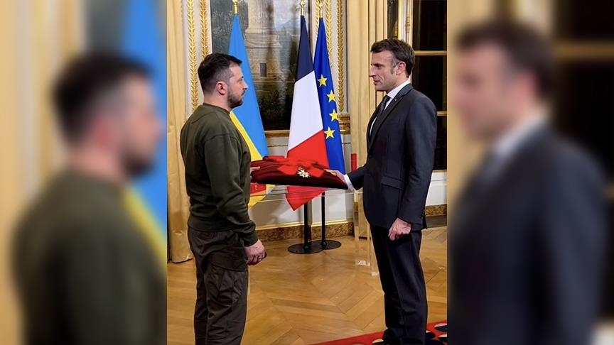 France : Emmanuel Macron a remis la Légion d'honneur à Volodymyr Zelensky