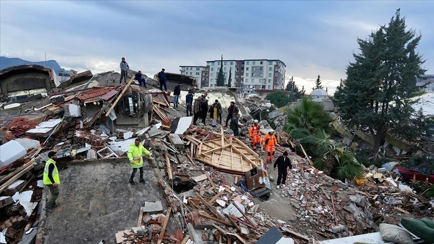 Séismes en Türkiye: Une famille toute entière sauvée des décombres après 82 heures
