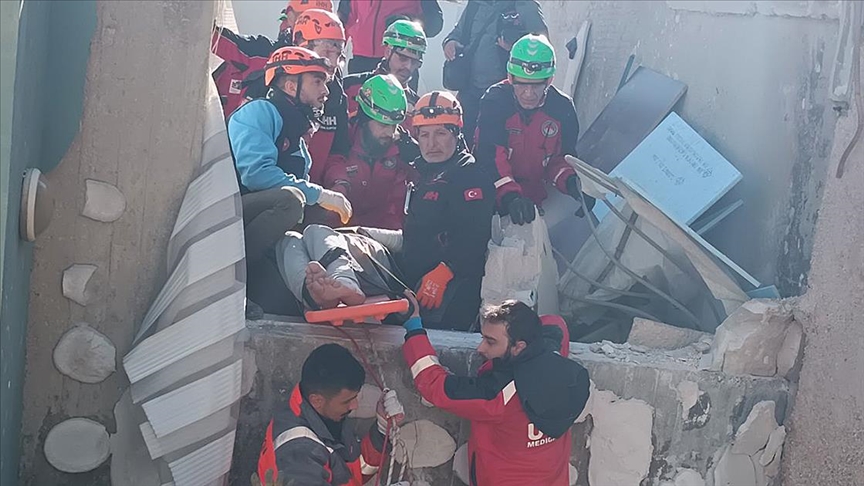 Spasilački tim iz BiH uspješno izvukao muškarca ispod ruševina 80 sati nakon zemljotresa