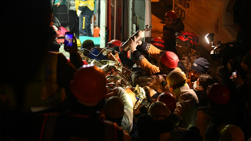 Gaziantep'te hamile kadın 115 saat sonra enkazdan kurtarıldı