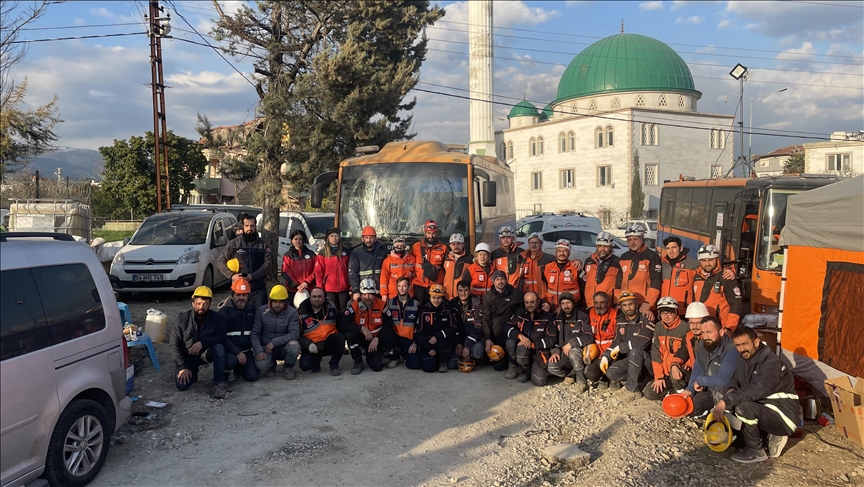 Afet Gönüllüleri, "asrın Felaketi"nde Can Kurtarıyor