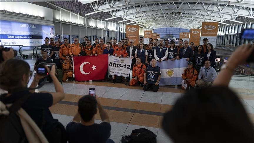 Séisme en Türkiye: l'Argentine annonce l'envoi d'une équipe de recherche et de sauvetage