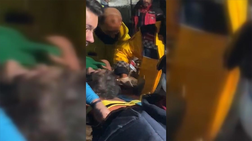 В Хатае спустя 96 часов из-под завалов спасли 1,5-летнего ребенка и членов ее семьи