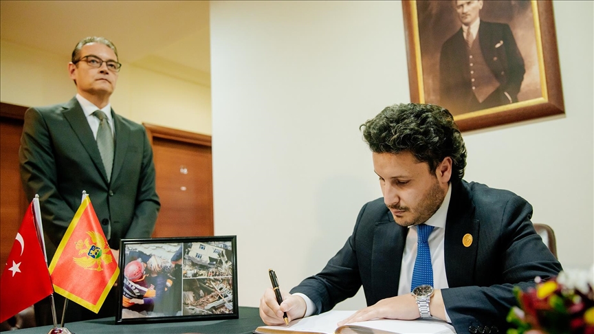 Abazović se upisao u knjigu žalosti u Ambasadi Turkiye u Podgorici