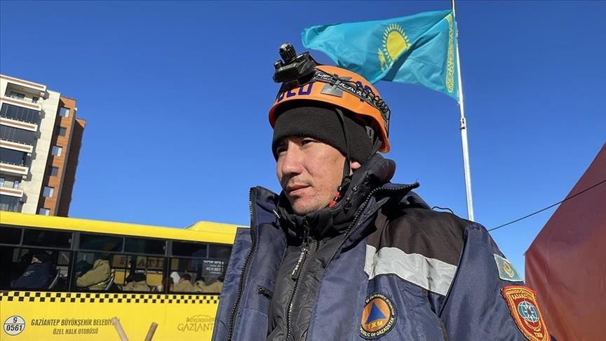 Спасатели МЧС Казахстана спасли 7 человек из-под завалов в Турции