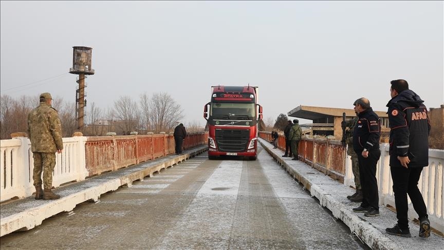Séismes : réouverture d'un point de passage entre la Türkiye et l'Arménie après 35 ans de fermeture 