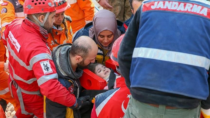تركيا.. إنقاذ طفلة بعد مرور 132 ساعة على الزلزال