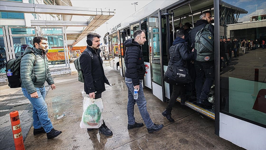 Sabiha Gökçen Havalimanı'ndan deprem bölgesine 12 bin 888 kişi taşındı