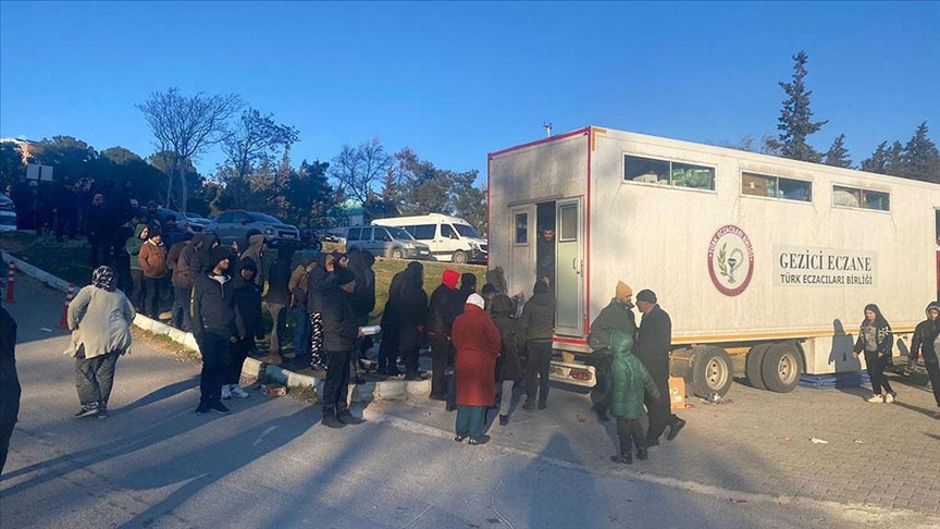 Deprem bölgesindeki "tır eczane" ve "konteyner eczane" sayısı 24'e ulaştı
