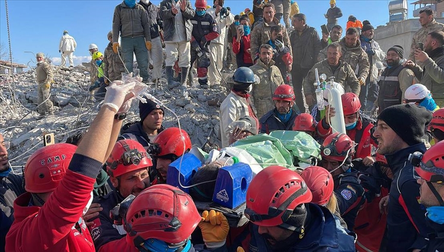 Gaziantep'te 155 saat sonra 8 yaşındaki çocuk enkazdan çıkarıldı