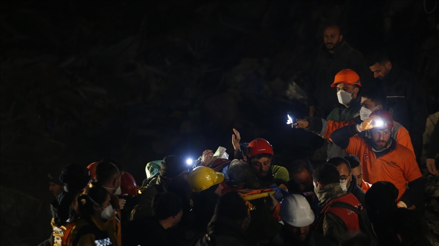 Жительницу турецкого Хатая спасли спустя 176 часов после землетрясения 