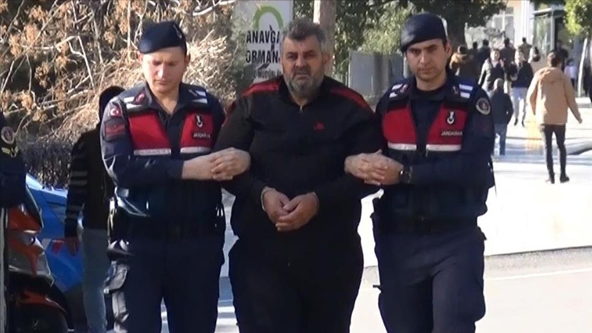 Hatay'da depremde yıkılan Kule Apartmanı'nın müteahhidi Antalya'da tutuklandı