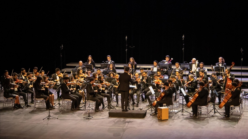 Tunus’ta konser geliri depremzedelere bağışlandı