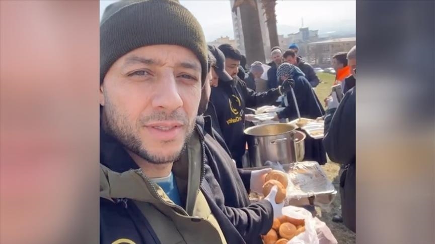 Maher Zain bagikan makanan untuk para korban gempa di Kahramanmaras, Turkiye