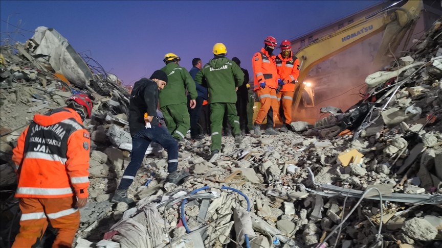 Команда из Таджикистана вносит посильный вклад в спасательные операции в Турции